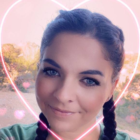 Meet your Posh Ambassador, Brittni - Picture 2 of 2